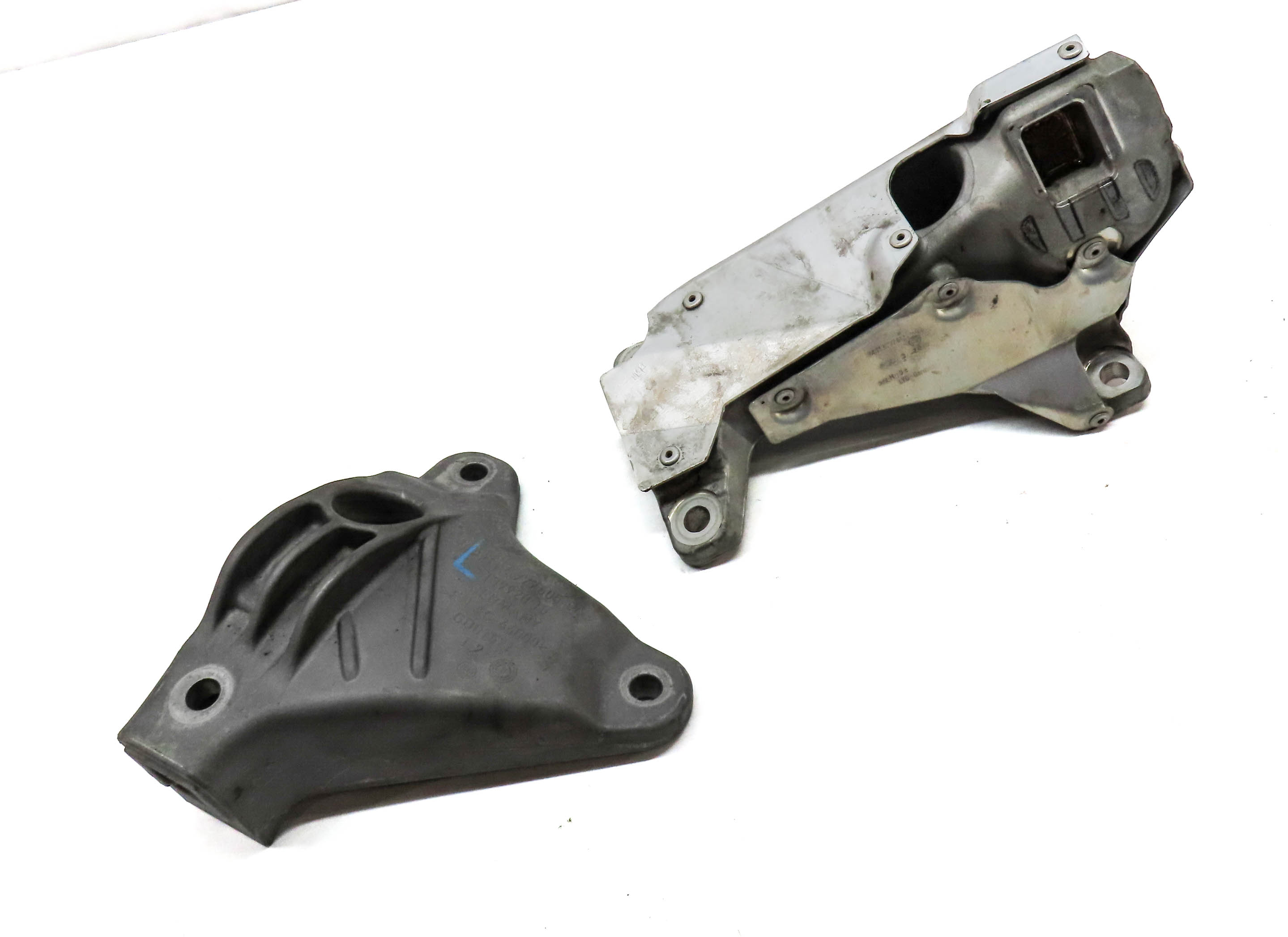 11 BMW 740i F02 3.0L TURBO (N54) RWD FRONT LEFT & RIGHT ENGINE MOTOR MOUNT SET/2 — exact item pictured